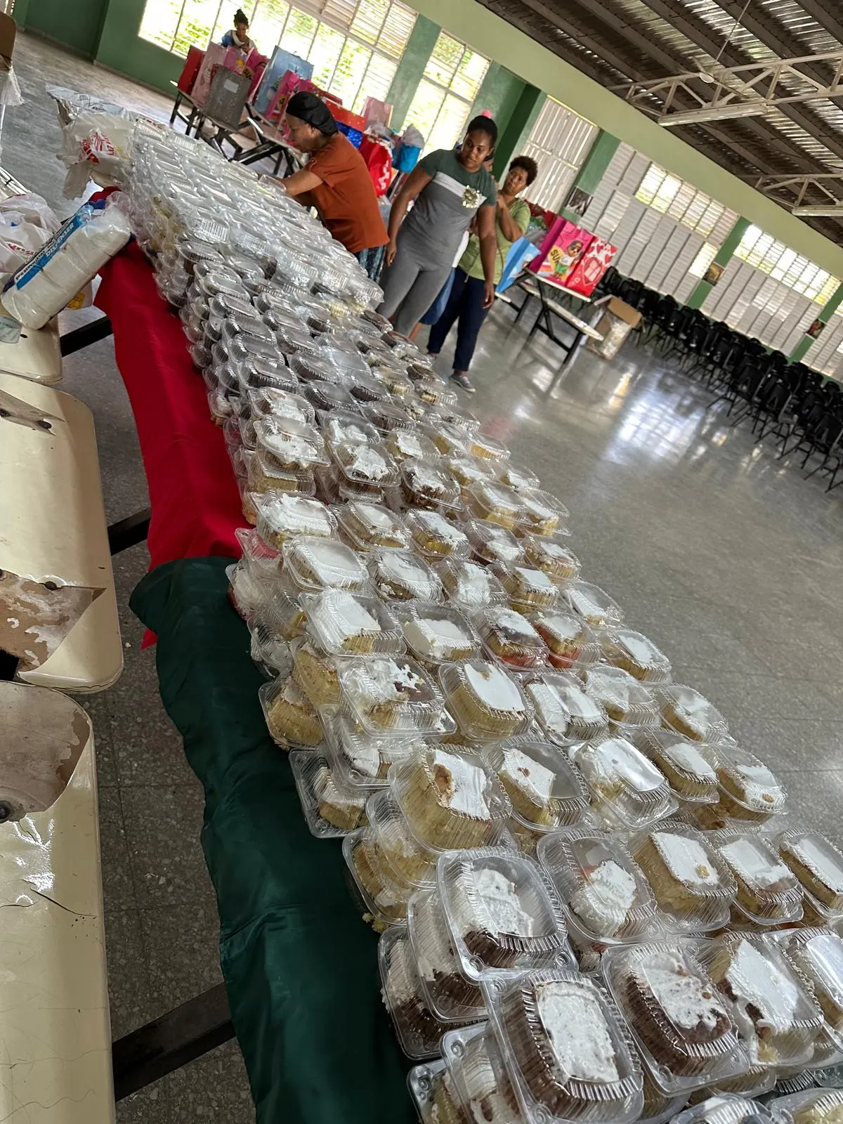 Refeições da ceia de Natal prontas para servir