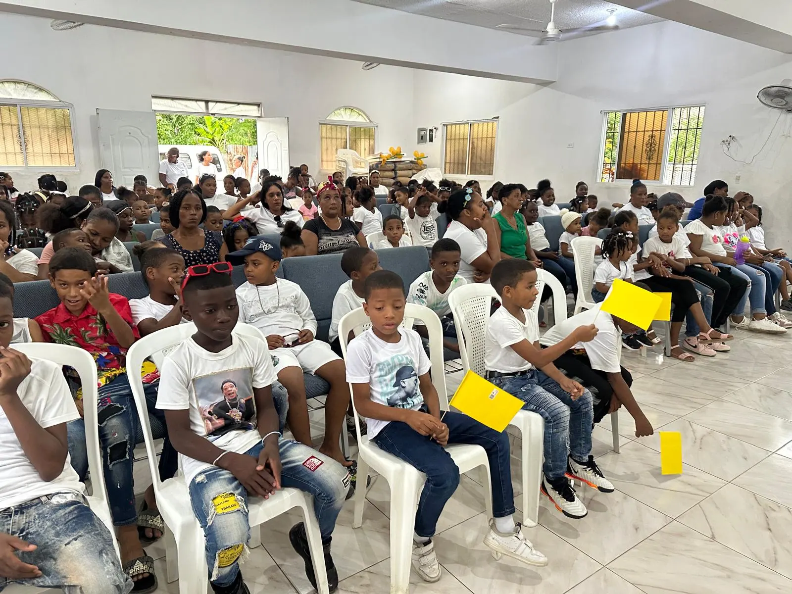 Crianças na classe bíblica de sábado
